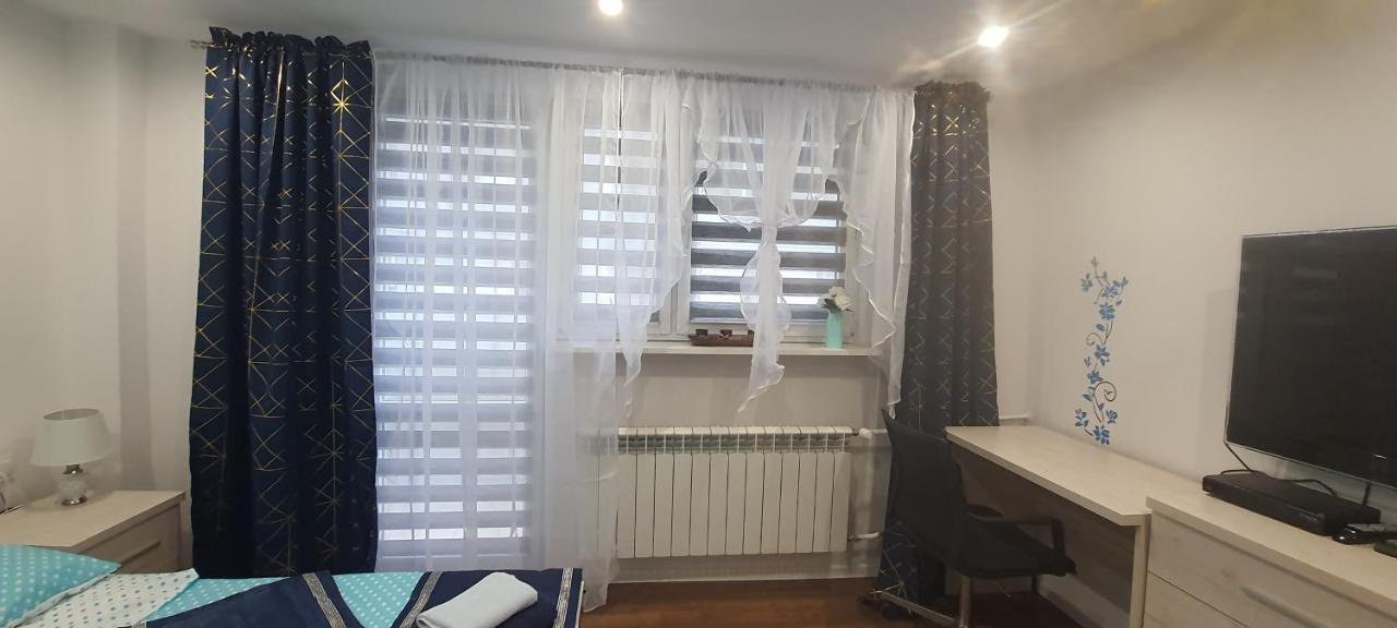 Apartamenty Centrum Mala Dwojeczka Blekitna Panoramiczna Balkonem Promenada Kielce Extérieur photo